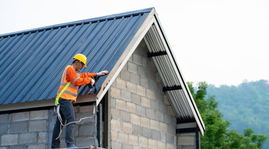 Professional gutter cleaning in Kalama, WA
